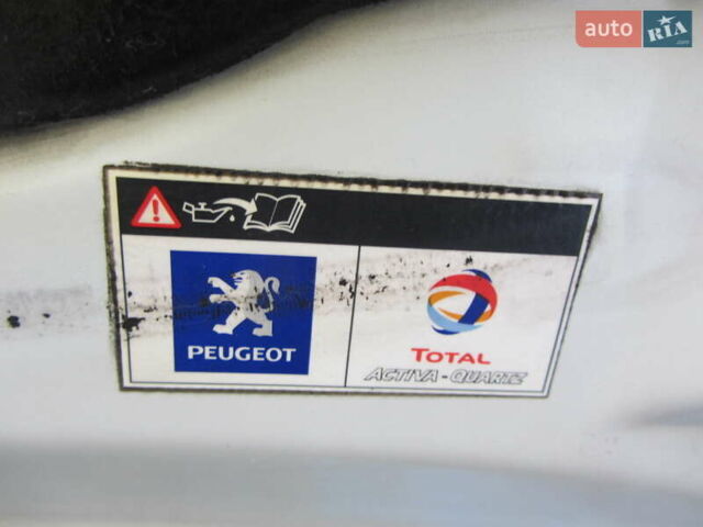 Белый Пежо 3008, объемом двигателя 1.6 л и пробегом 227 тыс. км за 8900 $, фото 28 на Automoto.ua
