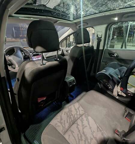 Білий Пежо 3008, об'ємом двигуна 2 л та пробігом 271 тис. км за 10300 $, фото 3 на Automoto.ua