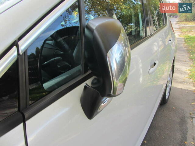 Белый Пежо 3008, объемом двигателя 1.6 л и пробегом 227 тыс. км за 8900 $, фото 85 на Automoto.ua