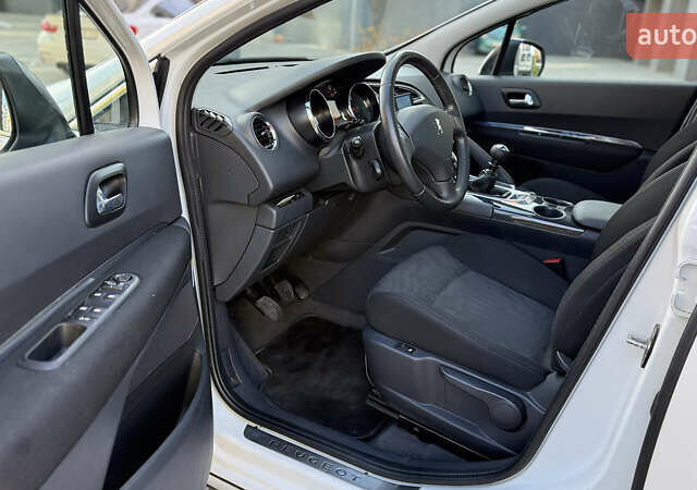 Белый Пежо 3008, объемом двигателя 2 л и пробегом 213 тыс. км за 8950 $, фото 26 на Automoto.ua