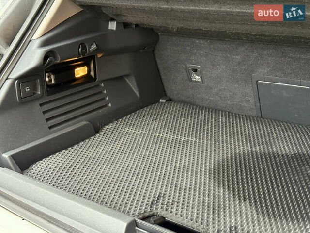 Белый Пежо 3008, объемом двигателя 1.56 л и пробегом 260 тыс. км за 8500 $, фото 12 на Automoto.ua