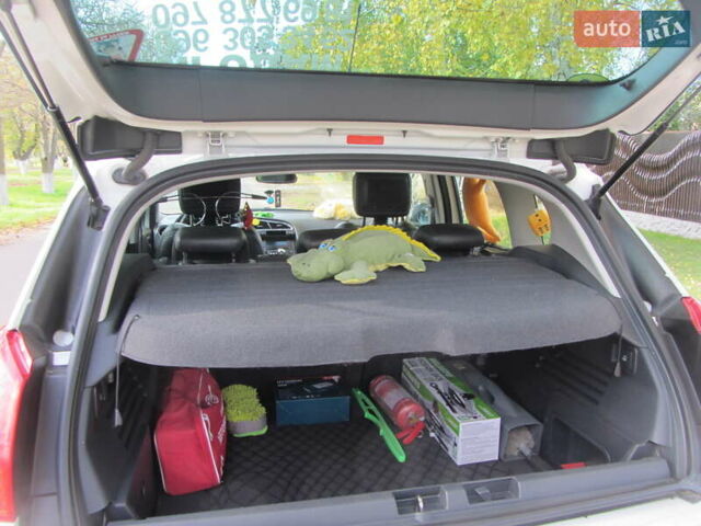 Белый Пежо 3008, объемом двигателя 1.6 л и пробегом 227 тыс. км за 8900 $, фото 57 на Automoto.ua