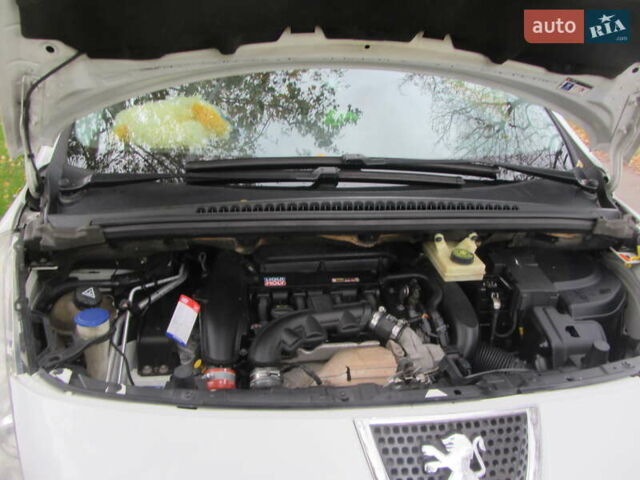 Белый Пежо 3008, объемом двигателя 1.6 л и пробегом 227 тыс. км за 8900 $, фото 83 на Automoto.ua