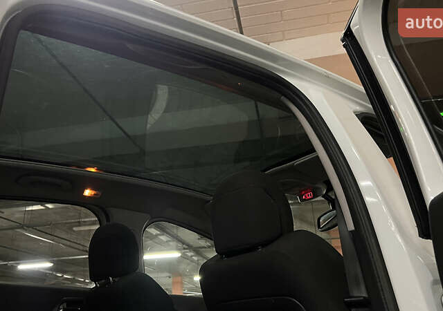 Пежо 3008 2011 в Киеве на Automoto.ua Белый Пежо 3008, объемом двигателя 1.56 л и пробегом 256 тыс. км за 8300 $, фото 10 на Automoto.ua