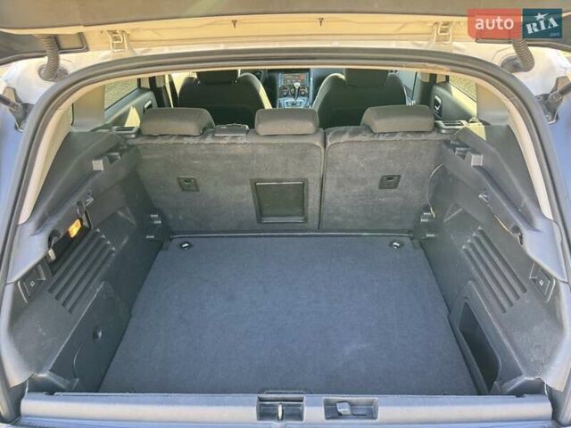 Белый Пежо 3008, объемом двигателя 1.56 л и пробегом 187 тыс. км за 9100 $, фото 14 на Automoto.ua