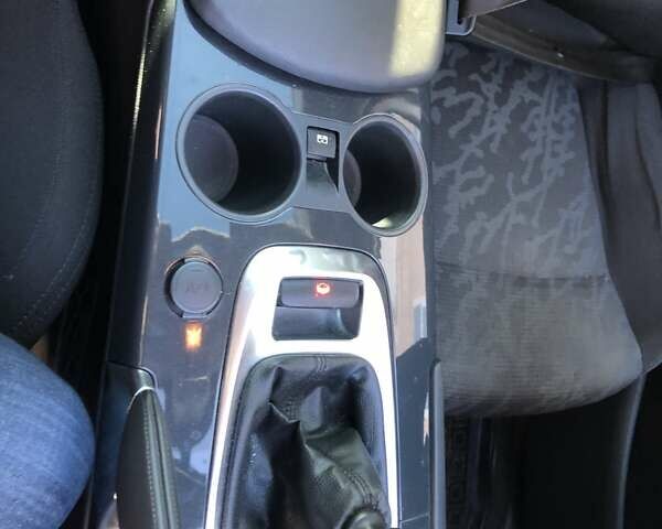 Пежо 3008 2011 в Стрые на Automoto.ua Белый Пежо 3008, объемом двигателя 1.56 л и пробегом 259 тыс. км за 8400 $, фото 6 на Automoto.ua