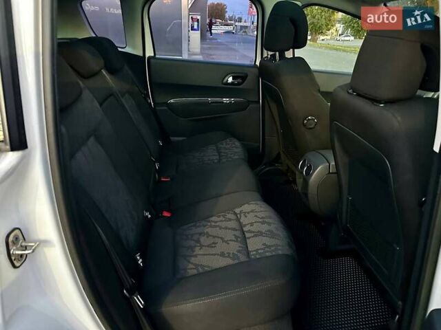 Белый Пежо 3008, объемом двигателя 1.56 л и пробегом 188 тыс. км за 8333 $, фото 18 на Automoto.ua