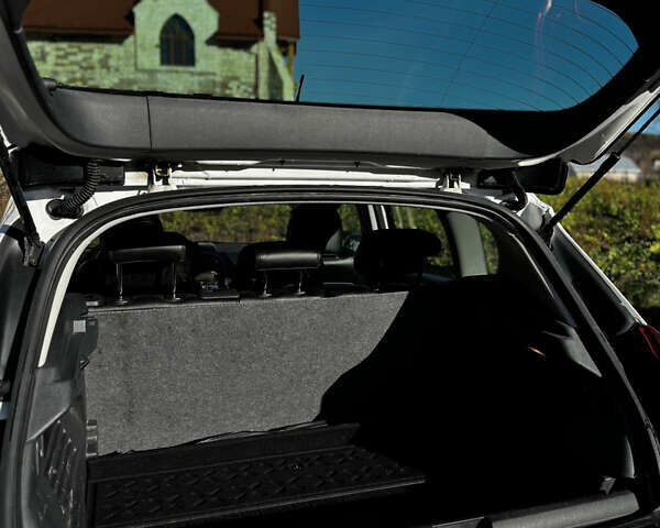 Белый Пежо 3008, объемом двигателя 1.56 л и пробегом 253 тыс. км за 8100 $, фото 21 на Automoto.ua