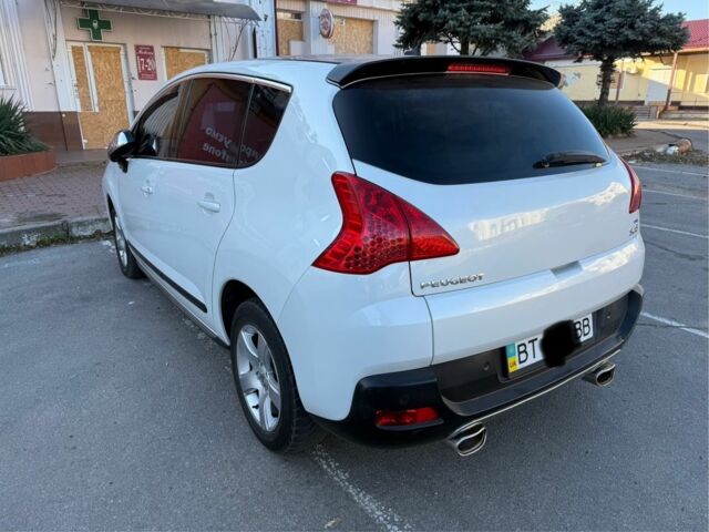 Белый Пежо 3008, объемом двигателя 1.6 л и пробегом 198 тыс. км за 9000 $, фото 2 на Automoto.ua