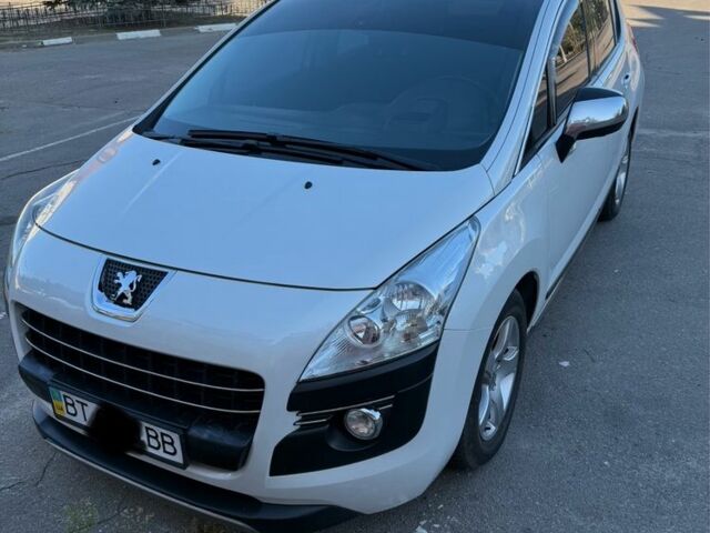 Белый Пежо 3008, объемом двигателя 1.6 л и пробегом 198 тыс. км за 9000 $, фото 1 на Automoto.ua