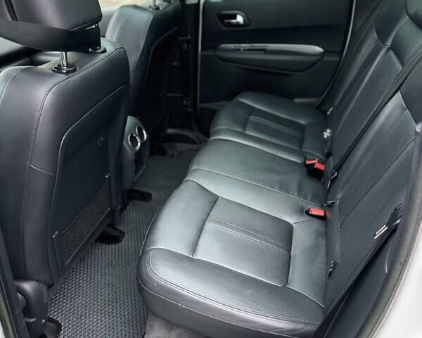 Белый Пежо 3008, объемом двигателя 2 л и пробегом 220 тыс. км за 10300 $, фото 18 на Automoto.ua