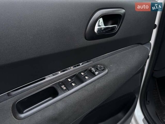 Пежо 3008 2011 в Стрые на Automoto.ua Белый Пежо 3008, объемом двигателя 1.56 л и пробегом 197 тыс. км за 7200 $, фото 25 на Automoto.ua