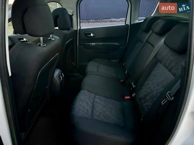 Белый Пежо 3008, объемом двигателя 1.56 л и пробегом 188 тыс. км за 8333 $, фото 16 на Automoto.ua