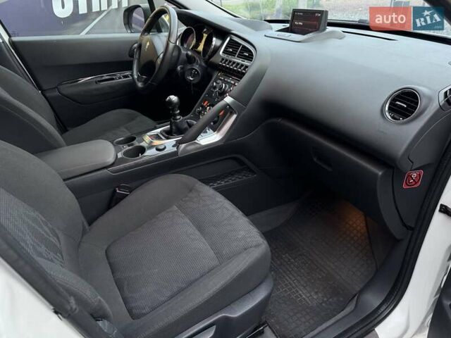 Пежо 3008 2011 в Стрые на Automoto.ua Белый Пежо 3008, объемом двигателя 1.56 л и пробегом 197 тыс. км за 7200 $, фото 18 на Automoto.ua