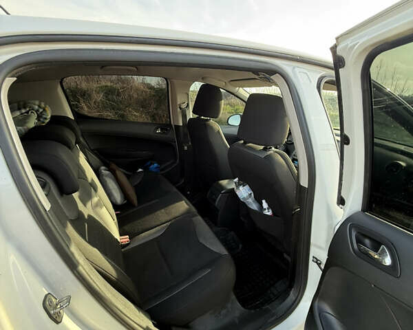 Белый Пежо 3008, объемом двигателя 1.6 л и пробегом 193 тыс. км за 6700 $, фото 32 на Automoto.ua