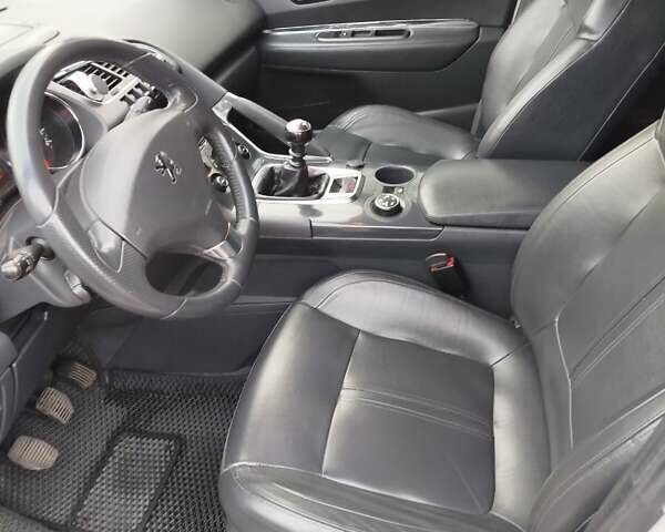 Белый Пежо 3008, объемом двигателя 1.6 л и пробегом 237 тыс. км за 8900 $, фото 7 на Automoto.ua