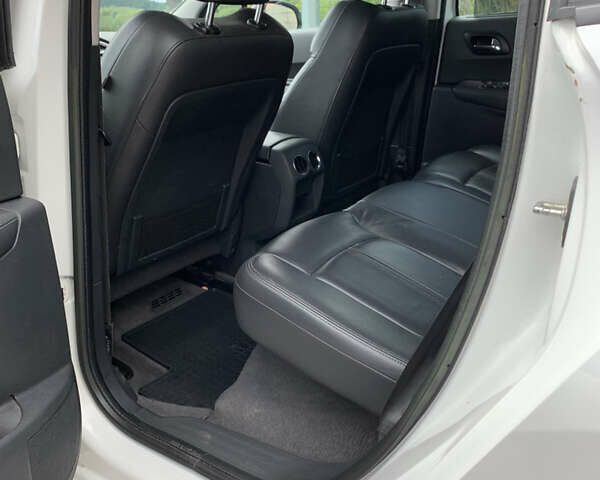 Білий Пежо 3008, об'ємом двигуна 1.6 л та пробігом 194 тис. км за 11000 $, фото 8 на Automoto.ua