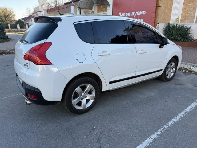 Белый Пежо 3008, объемом двигателя 1.6 л и пробегом 198 тыс. км за 9000 $, фото 4 на Automoto.ua