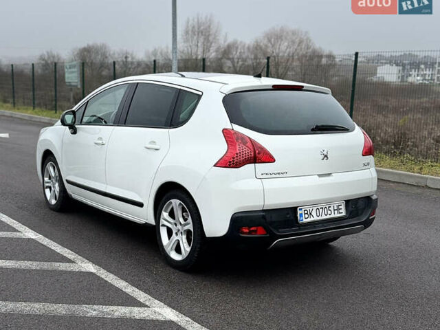 Белый Пежо 3008, объемом двигателя 2 л и пробегом 220 тыс. км за 10300 $, фото 3 на Automoto.ua