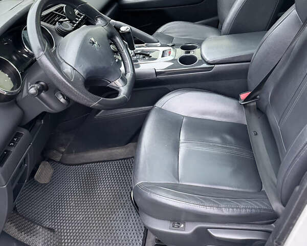 Белый Пежо 3008, объемом двигателя 2 л и пробегом 220 тыс. км за 10300 $, фото 15 на Automoto.ua