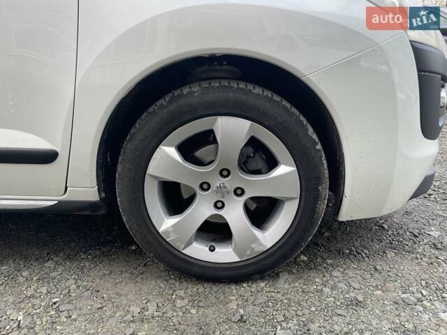 Пежо 3008 2011 в Сумах на Automoto.ua Белый Пежо 3008, объемом двигателя 1.6 л и пробегом 217 тыс. км за 10000 $, фото 15 на Automoto.ua