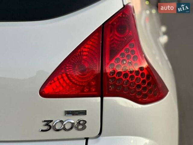 Белый Пежо 3008, объемом двигателя 1.56 л и пробегом 188 тыс. км за 8333 $, фото 2 на Automoto.ua