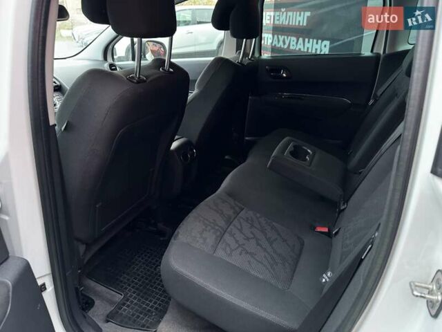 Пежо 3008 2011 в Стрые на Automoto.ua Белый Пежо 3008, объемом двигателя 1.56 л и пробегом 197 тыс. км за 7200 $, фото 19 на Automoto.ua