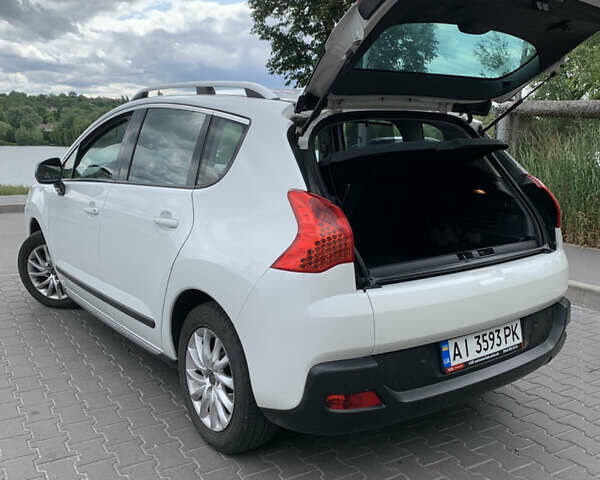 Білий Пежо 3008, об'ємом двигуна 1.6 л та пробігом 194 тис. км за 11000 $, фото 2 на Automoto.ua