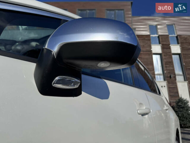 Белый Пежо 3008, объемом двигателя 2 л и пробегом 256 тыс. км за 10350 $, фото 9 на Automoto.ua