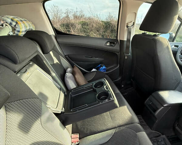 Белый Пежо 3008, объемом двигателя 1.6 л и пробегом 193 тыс. км за 6700 $, фото 7 на Automoto.ua