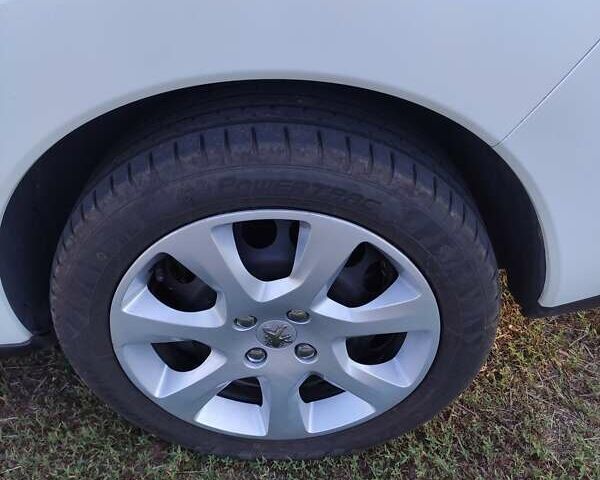 Белый Пежо 3008, объемом двигателя 1.6 л и пробегом 192 тыс. км за 7900 $, фото 14 на Automoto.ua