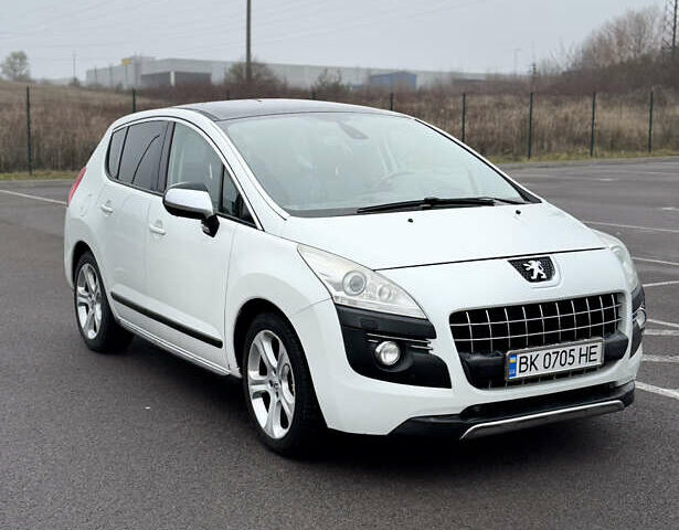 Белый Пежо 3008, объемом двигателя 2 л и пробегом 220 тыс. км за 10300 $, фото 1 на Automoto.ua