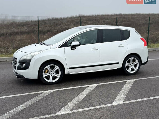 Белый Пежо 3008, объемом двигателя 2 л и пробегом 220 тыс. км за 10300 $, фото 4 на Automoto.ua