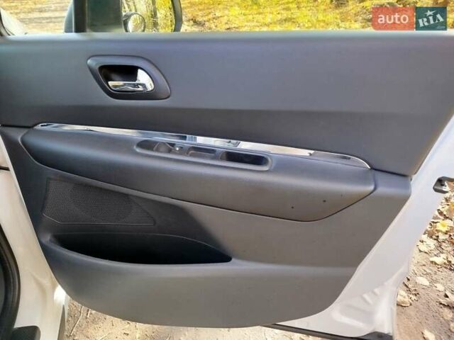 Пежо 3008 2011 в Черкассах на Automoto.ua Белый Пежо 3008, объемом двигателя 1.56 л и пробегом 284 тыс. км за 7800 $, фото 14 на Automoto.ua