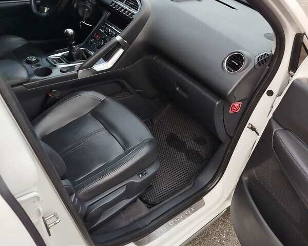 Белый Пежо 3008, объемом двигателя 1.6 л и пробегом 237 тыс. км за 8900 $, фото 8 на Automoto.ua