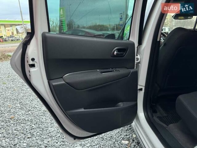 Пежо 3008 2011 в Стрые на Automoto.ua Белый Пежо 3008, объемом двигателя 1.56 л и пробегом 197 тыс. км за 7200 $, фото 17 на Automoto.ua