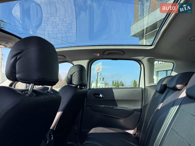 Белый Пежо 3008, объемом двигателя 2 л и пробегом 256 тыс. км за 10350 $, фото 15 на Automoto.ua