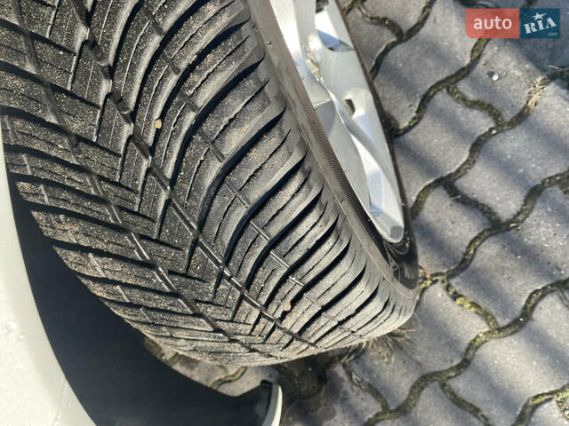 Белый Пежо 3008, объемом двигателя 1.6 л и пробегом 240 тыс. км за 8300 $, фото 18 на Automoto.ua