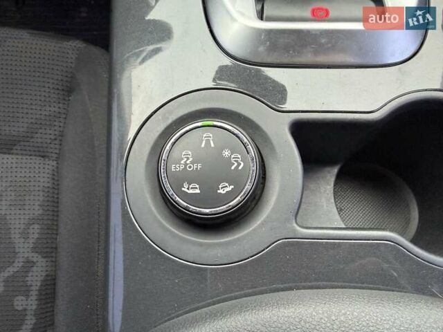 Белый Пежо 3008, объемом двигателя 1.56 л и пробегом 187 тыс. км за 9100 $, фото 12 на Automoto.ua