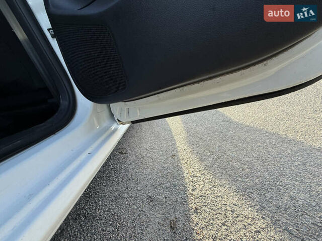 Белый Пежо 3008, объемом двигателя 1.6 л и пробегом 193 тыс. км за 6700 $, фото 30 на Automoto.ua