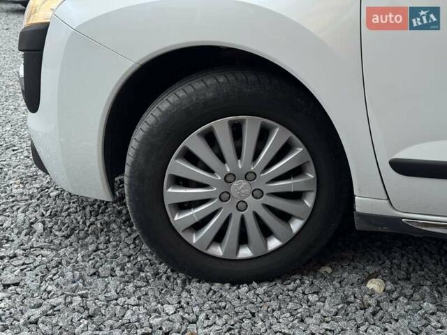 Пежо 3008 2011 в Стрые на Automoto.ua Белый Пежо 3008, объемом двигателя 1.56 л и пробегом 197 тыс. км за 7200 $, фото 13 на Automoto.ua