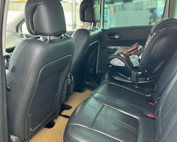 Белый Пежо 3008, объемом двигателя 1.6 л и пробегом 191 тыс. км за 8200 $, фото 2 на Automoto.ua