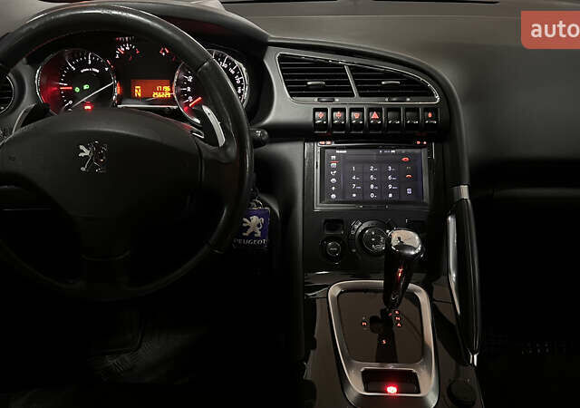 Пежо 3008 2011 в Киеве на Automoto.ua Белый Пежо 3008, объемом двигателя 1.56 л и пробегом 256 тыс. км за 8300 $, фото 8 на Automoto.ua