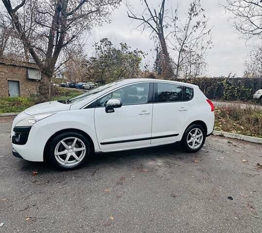 Белый Пежо 3008, объемом двигателя 1.6 л и пробегом 170 тыс. км за 6500 $, фото 2 на Automoto.ua