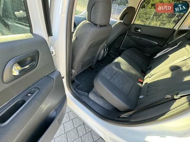 Белый Пежо 3008, объемом двигателя 1.56 л и пробегом 187 тыс. км за 9100 $, фото 13 на Automoto.ua