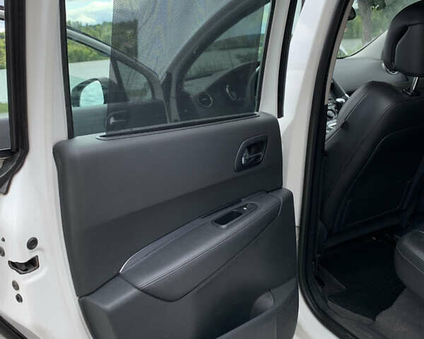 Білий Пежо 3008, об'ємом двигуна 1.6 л та пробігом 194 тис. км за 11000 $, фото 23 на Automoto.ua