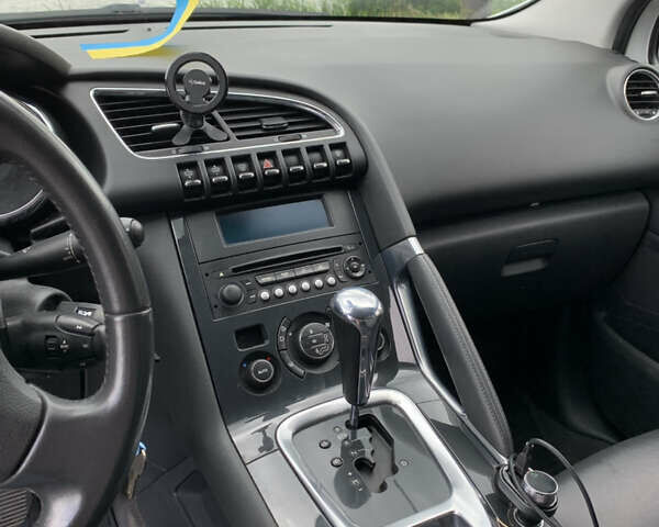 Білий Пежо 3008, об'ємом двигуна 1.6 л та пробігом 194 тис. км за 11000 $, фото 11 на Automoto.ua