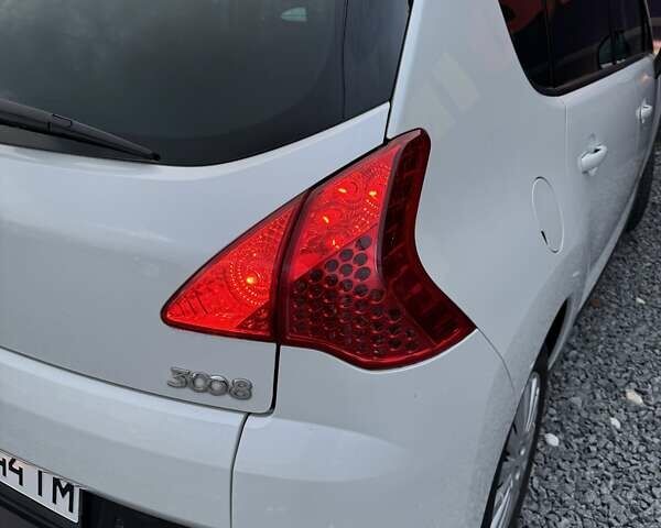 Пежо 3008 2011 в Стрые на Automoto.ua Белый Пежо 3008, объемом двигателя 1.56 л и пробегом 197 тыс. км за 7200 $, фото 10 на Automoto.ua