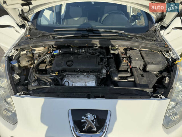Белый Пежо 3008, объемом двигателя 1.6 л и пробегом 193 тыс. км за 6700 $, фото 20 на Automoto.ua
