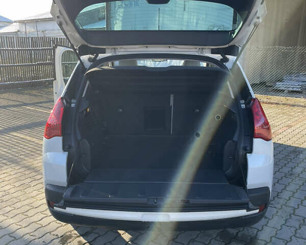 Белый Пежо 3008, объемом двигателя 1.6 л и пробегом 240 тыс. км за 8300 $, фото 17 на Automoto.ua